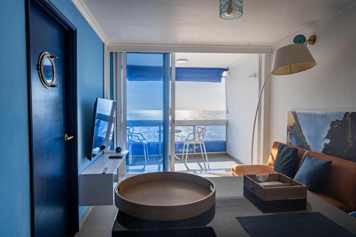 Balcony To The Horizon *